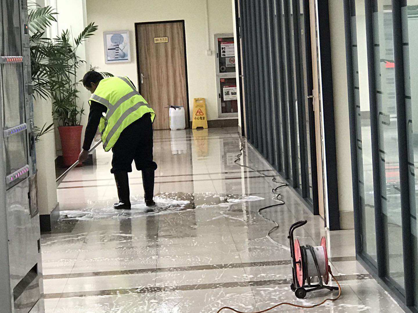 瓷磚地面防滑處理