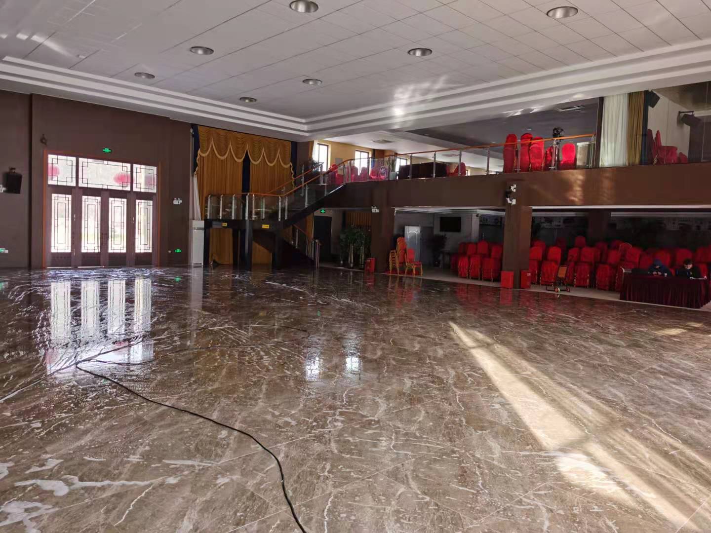 祥明源食堂瓷磚防滑，學(xué)校瓷磚防滑，醫(yī)院瓷磚防滑